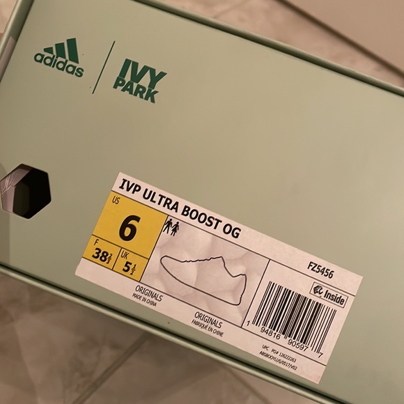 IVY PARK Ultra Boost Hi Res Yellow - Picture 6 of 6